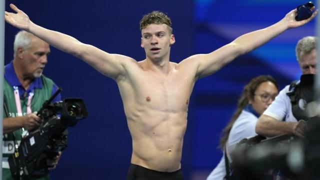 Léon Marchand, 4 fois médaillé d'or olympique en une seule édition