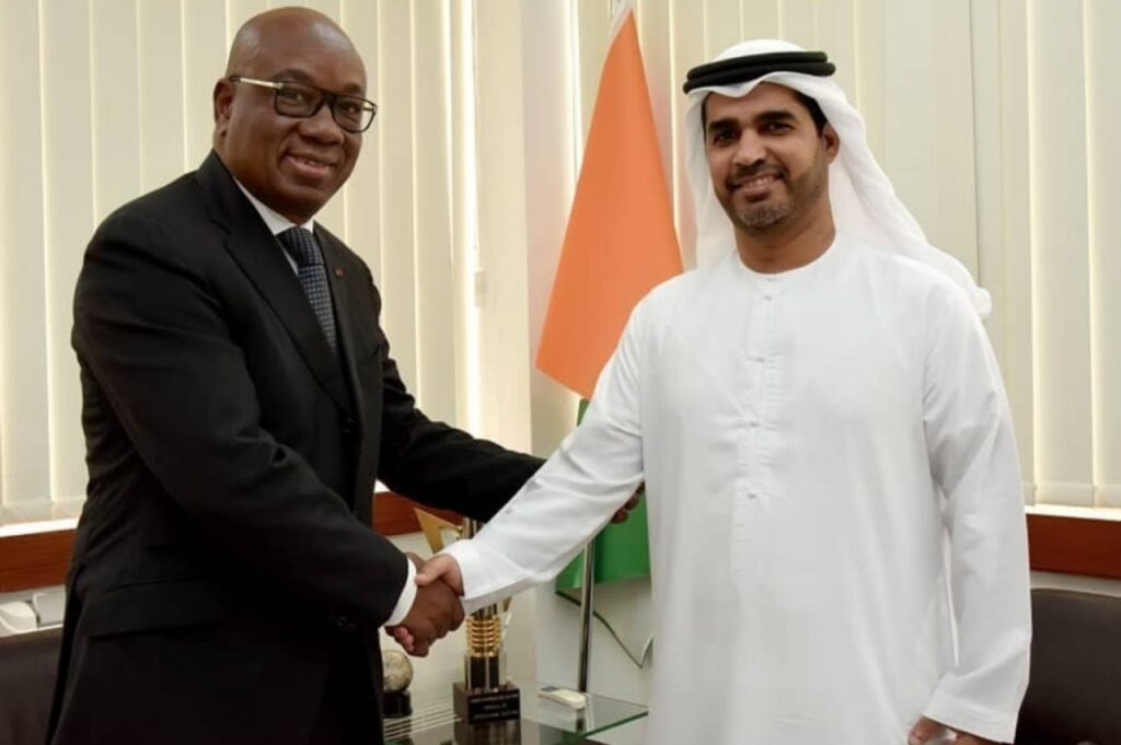 Yacine Idriss Diallo et l'ambassadeur de l'Arabie Saoudite en Côte d'Ivoire, Ali Yousef Al-Nuaimi