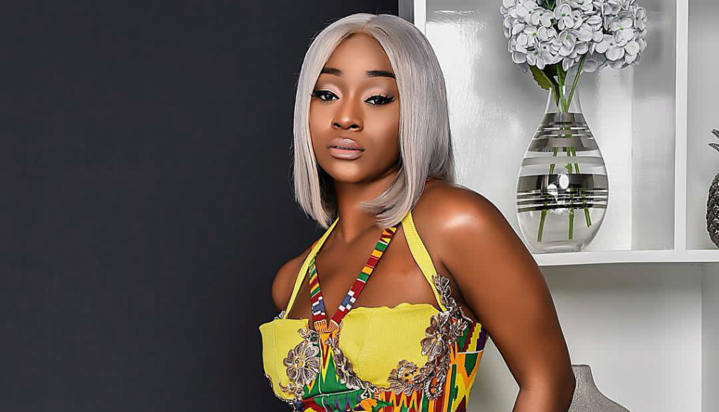 Efia Odo, actrice, chanteuse et influenceuse ghanéenne 