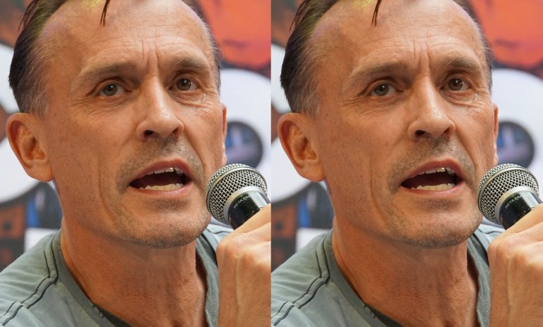 Robert Knepper