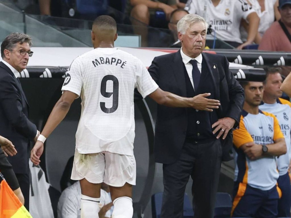 Kylian MBappé et Carlo Ancelotti 